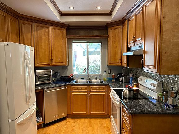 3rd image of 1104 Cedar Gables Dr