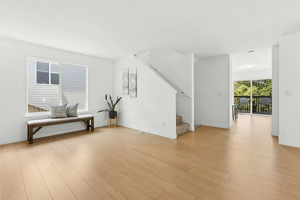 3 bed, 3.5 bath, 3170 sqft, $4,500 — Photo 3