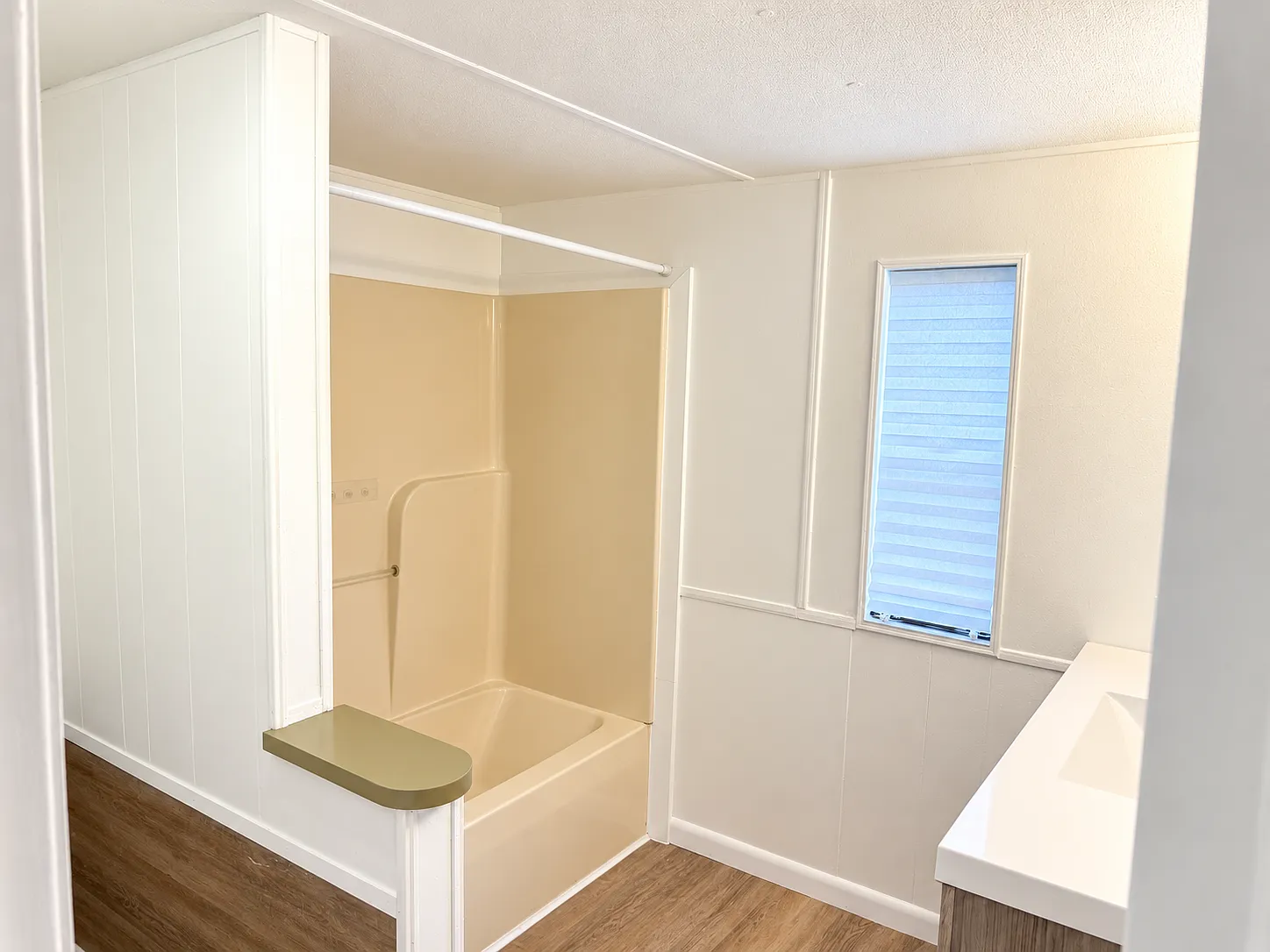 2 bed, 728 sqft, $1,475 — Photo 2