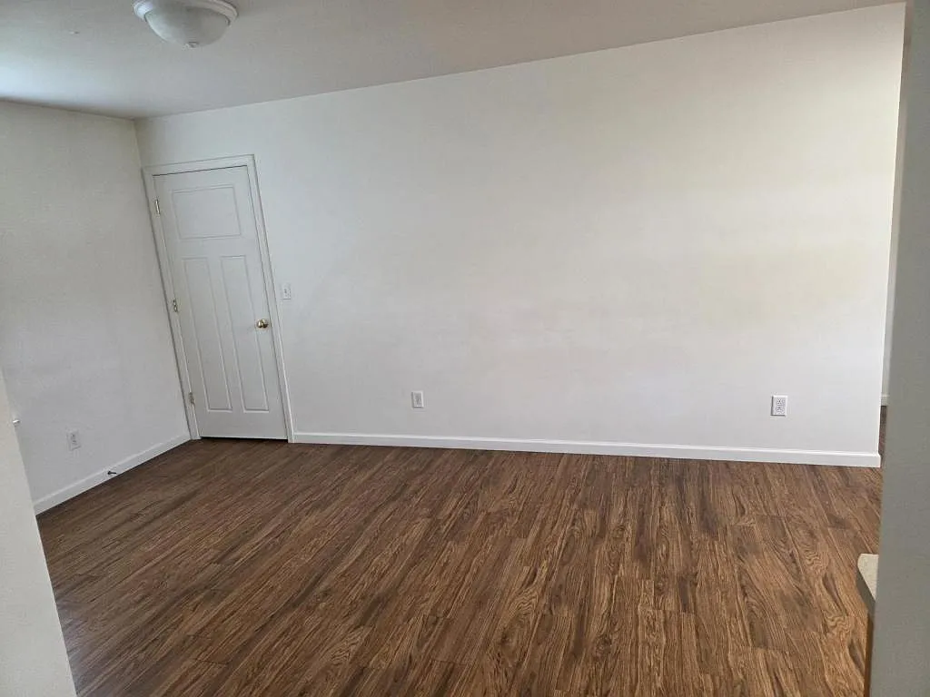 687 Camp St — Photo 3