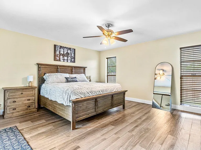 1352 Wyndcliff Dr — Photo 12