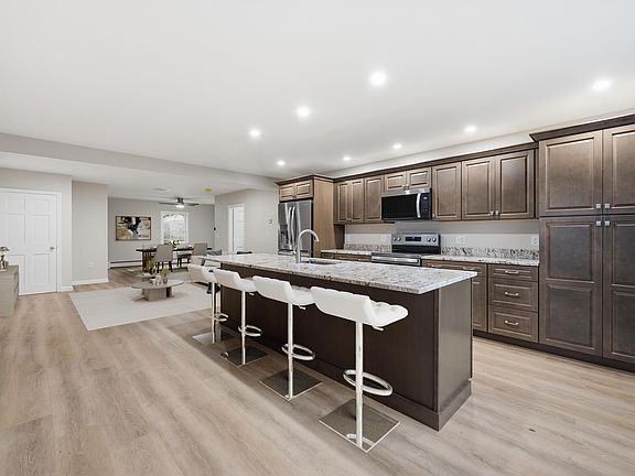 4th image of 18 Hammond Road #3