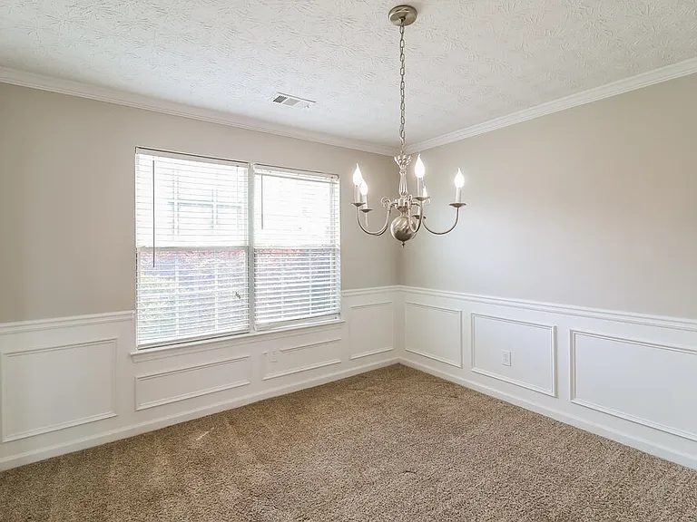 604 Mohawk Cir — Photo 8