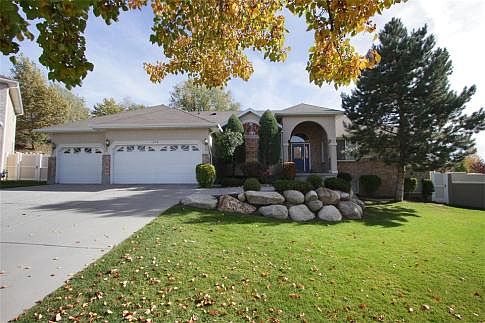 2nd image of 1224 E Twelve Pines Cir