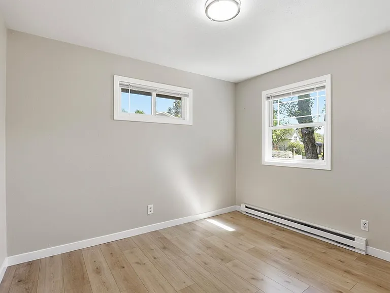 3218 N Maple St #3218 — Photo 8