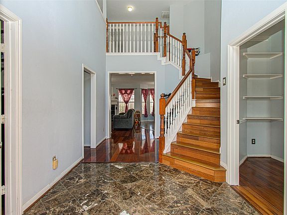 2nd image of 6626 Sunrise Valley Ln
