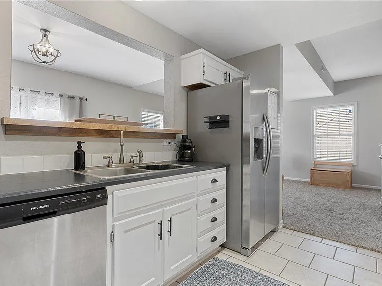461 Dogwood Ct — Photo 13