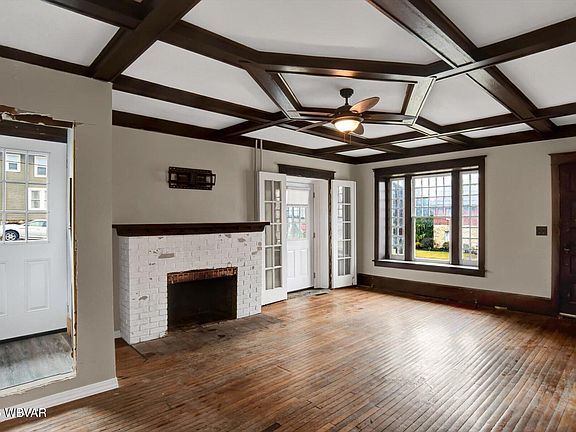 3rd image of 2359 Riverside Dr S