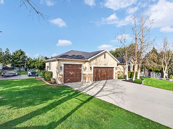 3rd image of 13702 S Hackamore Dr E