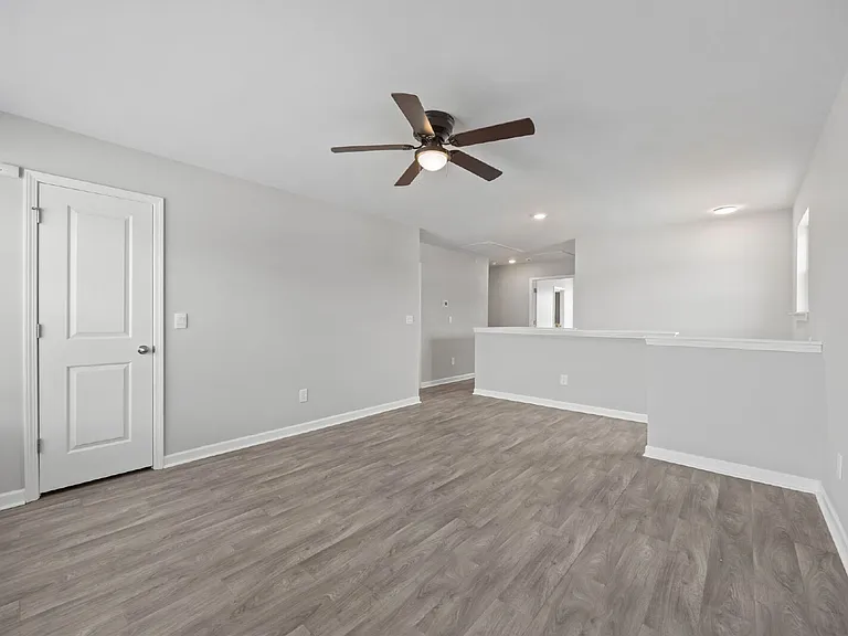 4500 Sandstone Dr — Photo 16