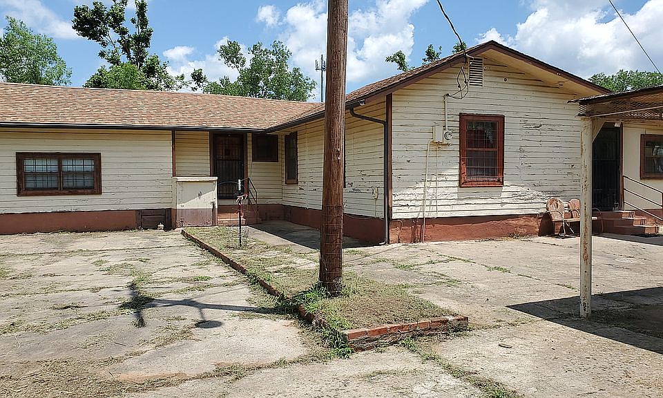 1st image of 3420 Trosper Dr