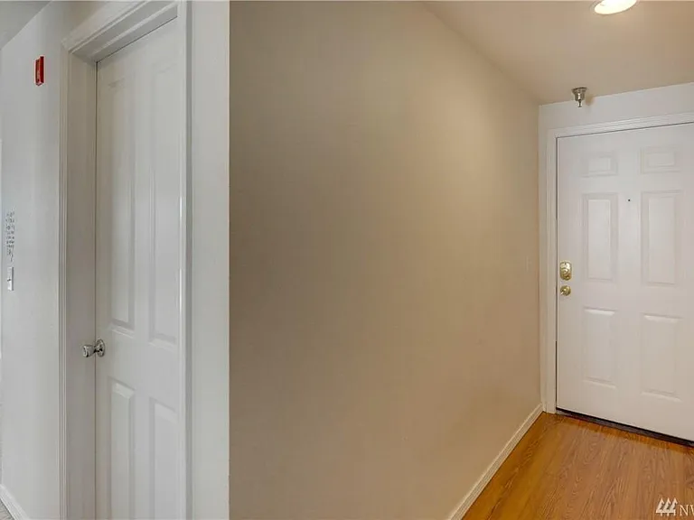 1124 N 92nd St #205 — Photo 4