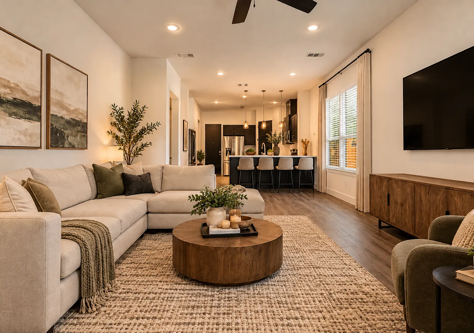 Gorgeous 5 Bed for Lease — Photo 2