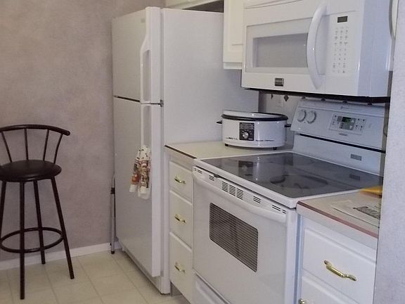 4th image of 4000 S 56th St APT 239A