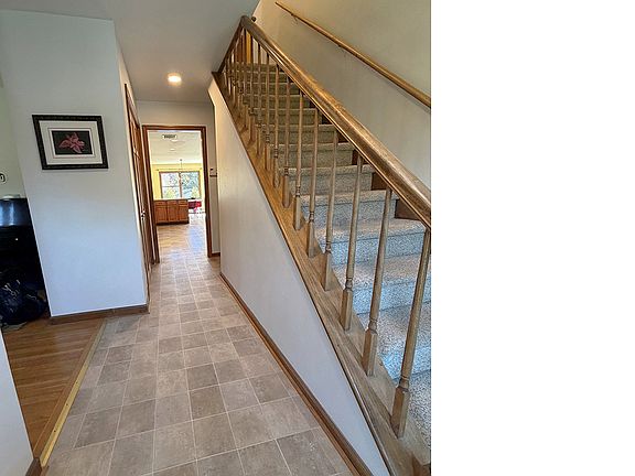 2nd image of 1822 Stratfield Road