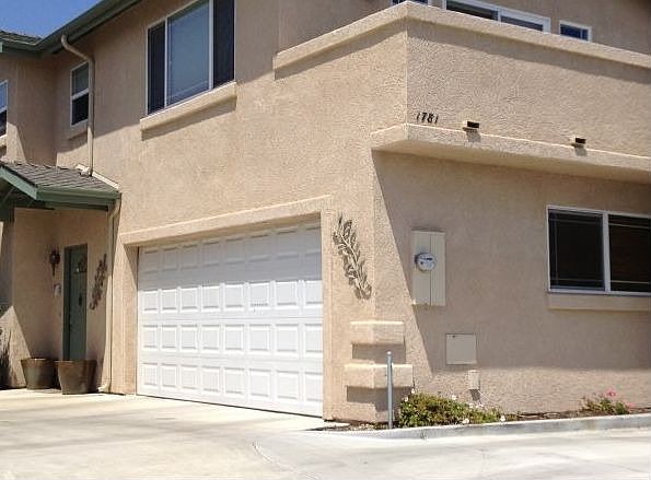 Attached Garage