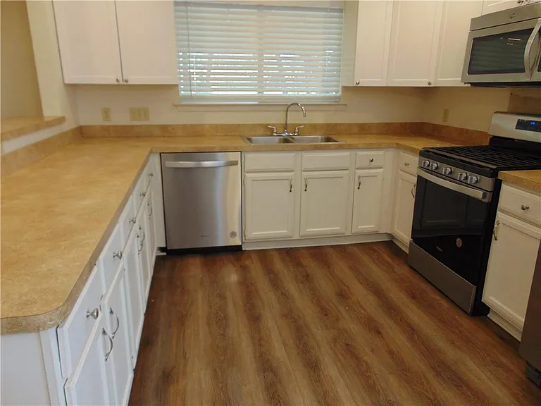 9213 Independence Loop — Photo 6
