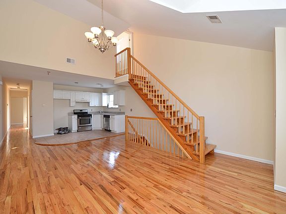 3rd image of 83 Glover St Floor 2