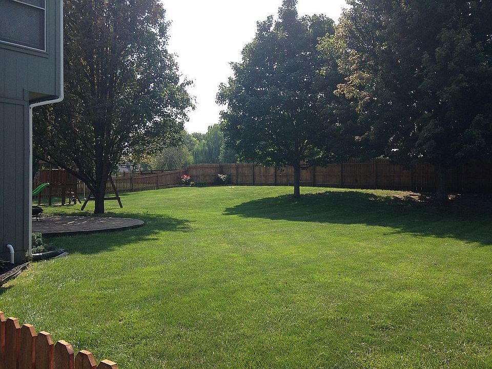 2nd image of 416 SE Alexandria Dr