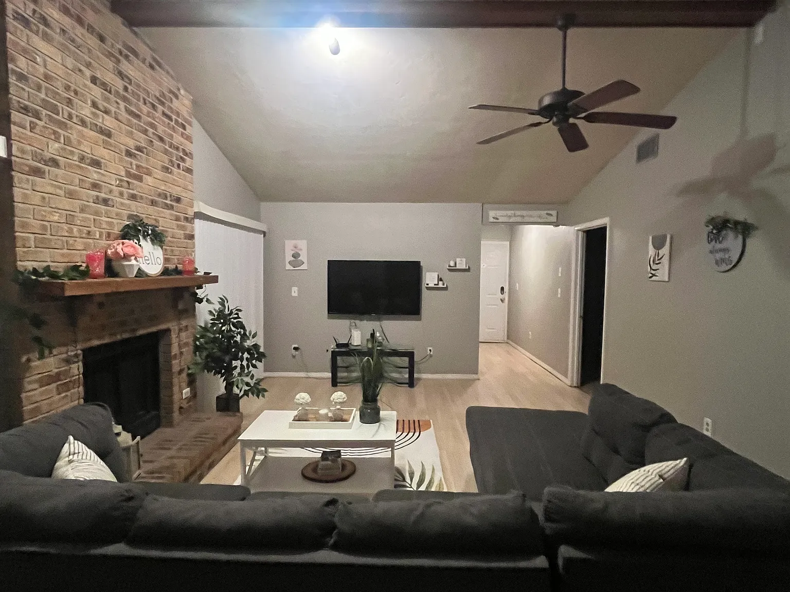 2 bed, 1110 sqft, $1,950 — Photo 4