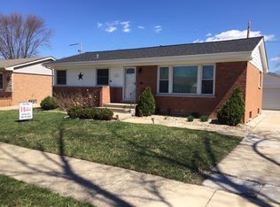 425 Grosvenor Pl, Chicago Heights, IL 60411