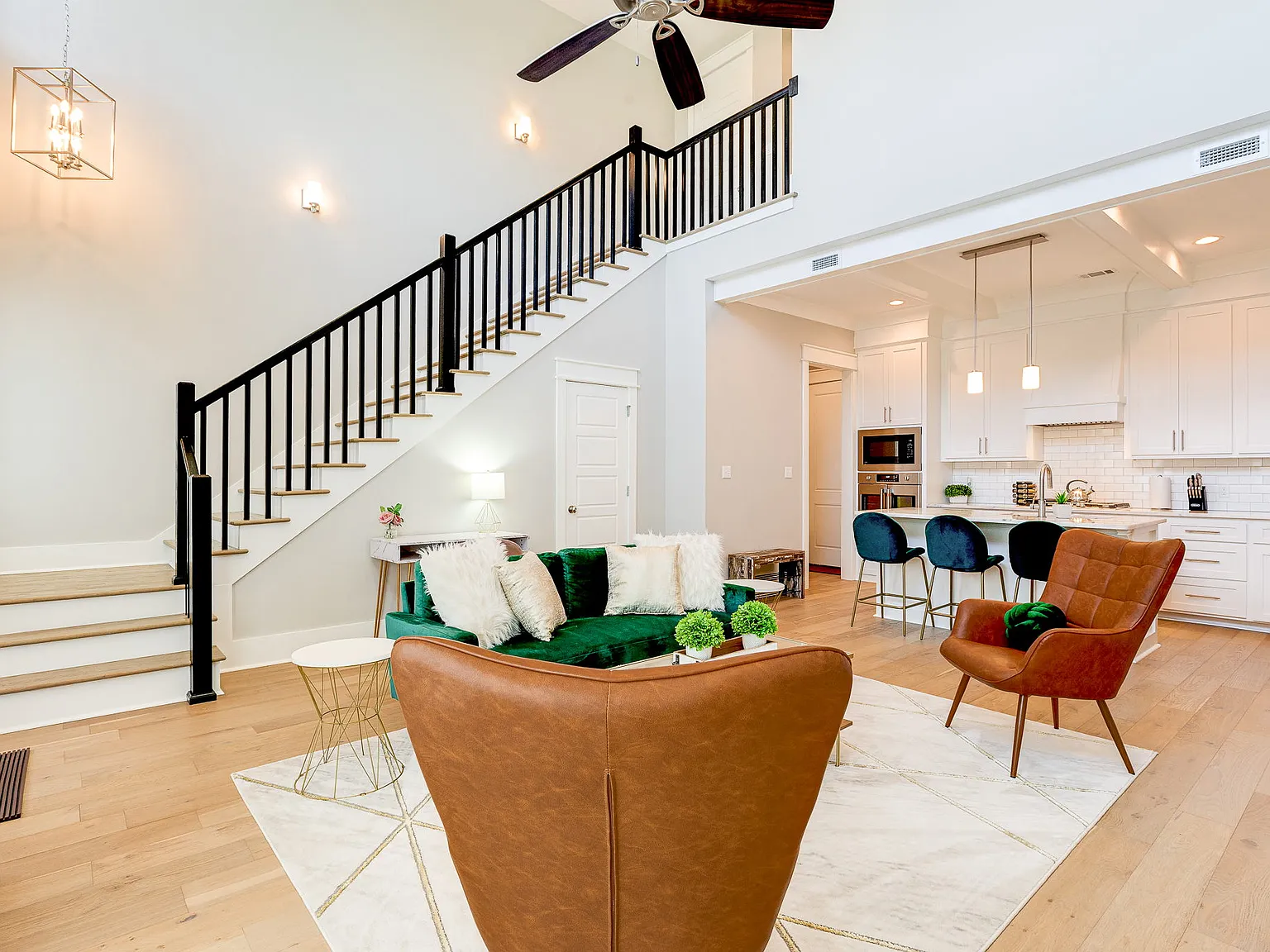 2 bed, 2.5 bath, 1309 sqft, $2,400 — Photo 2