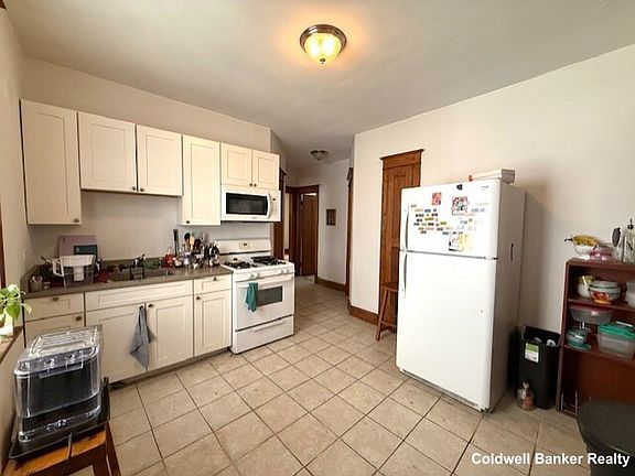 4th image of 2824 N Christiana Ave #1