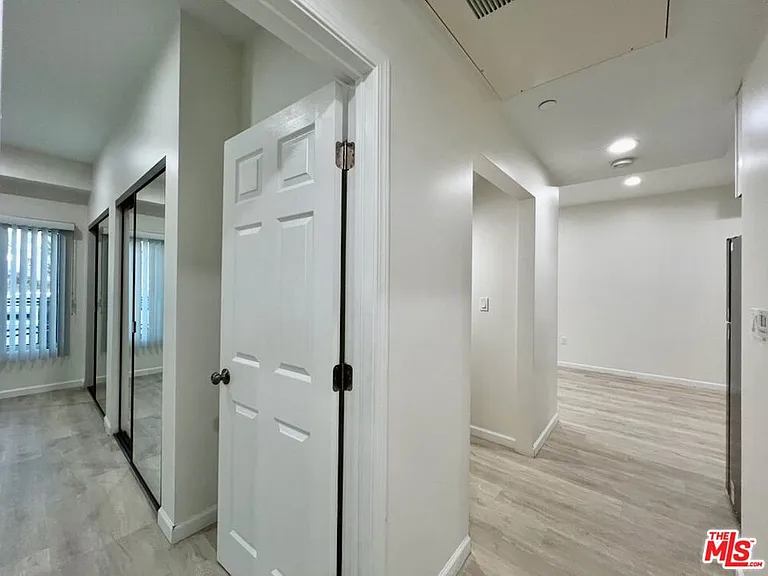 1409 N Hobart Blvd #101 — Photo 15