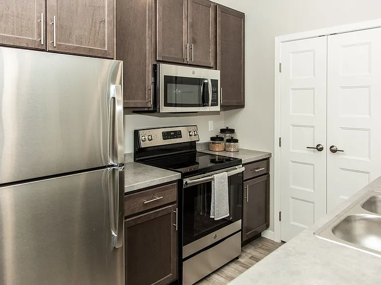 Dwell at Lakewood Apartments — Photo 33