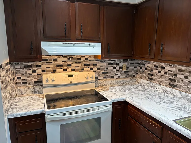 8923 N Walnut St — Photo 8