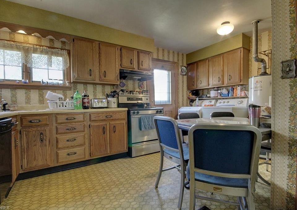 2nd image of 277 N Edgehill Ave