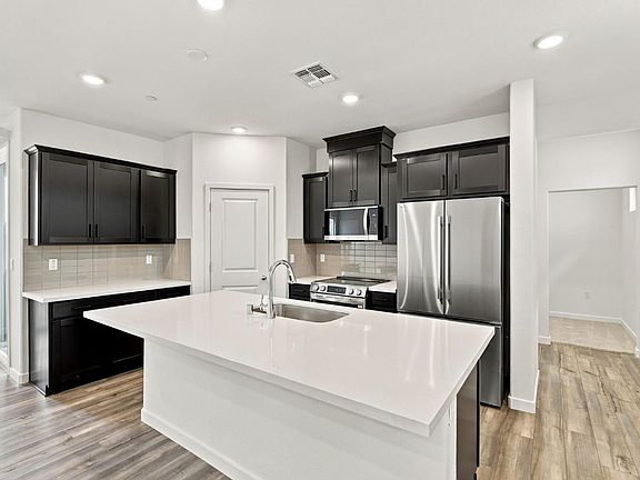 2nd image of 1013 Vanderbilt Ter