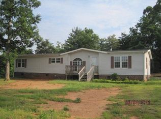 1366 Airport Rhodhiss Rd, Hickory, NC 28601