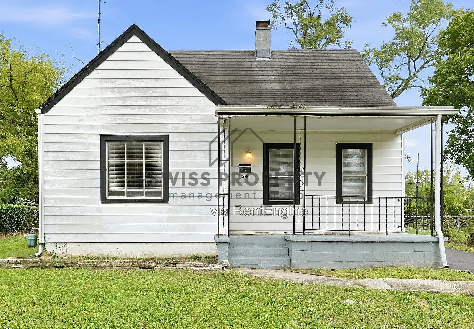 3 bed, 2.0 bath, 1300 sqft, $1,750 — Photo 2