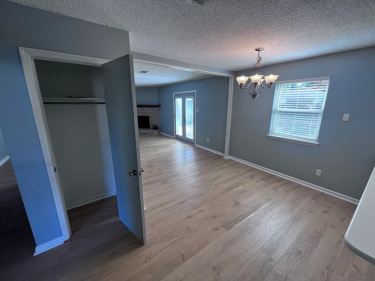 113 Cornwall Ct — Photo 10