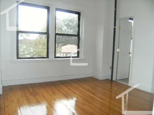 17 Cummings Rd, Boston, MA