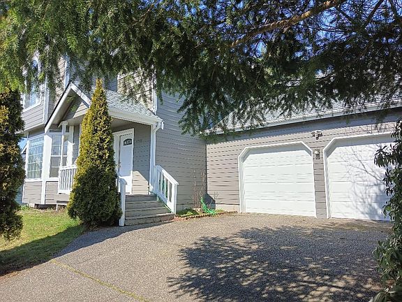 2nd image of 6005 Thornbury Dr SE
