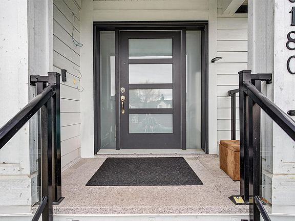 3rd image of 20180 Stanton Ave