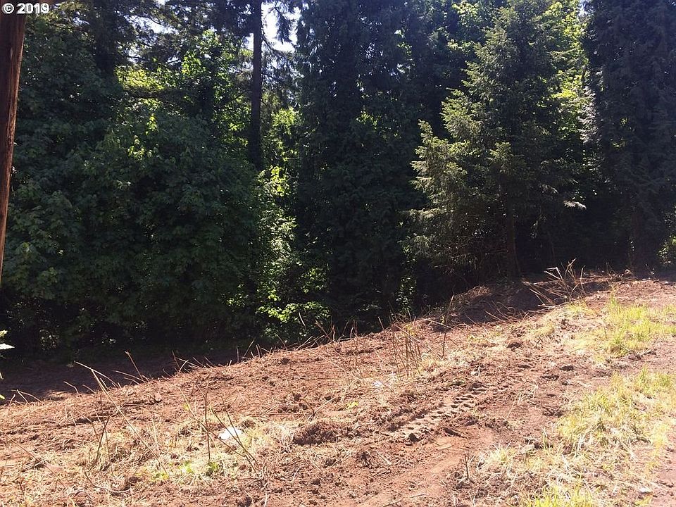 1st image of 300 Linn Ave