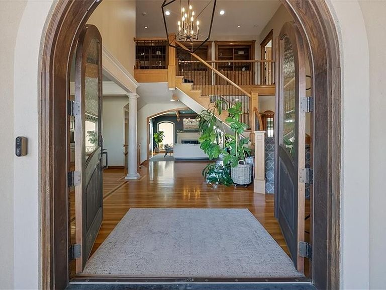 Listing photo 5