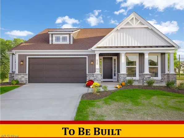 510 Meadow Cir SW, Hartville, OH 44632