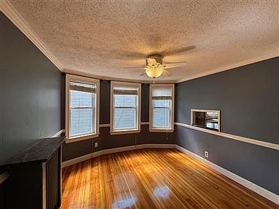 5th image of 57 Clarendon Ave