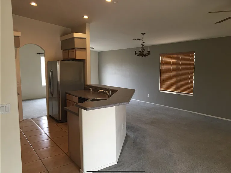 2344 W Horseshoe Pl — Photo 5
