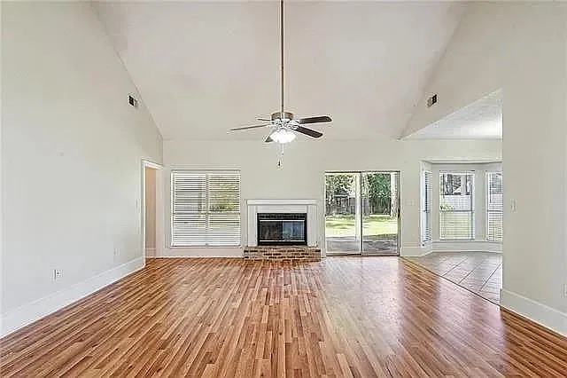 4 bed, 2.0 bath, 2035 sqft, $2,200 — Photo 2