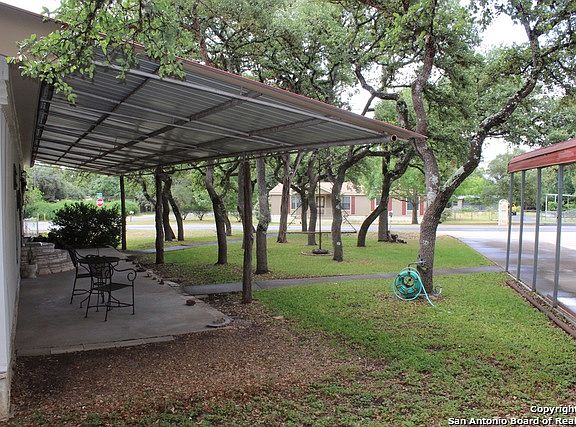 5th image of 228 Bluebonnet Dr