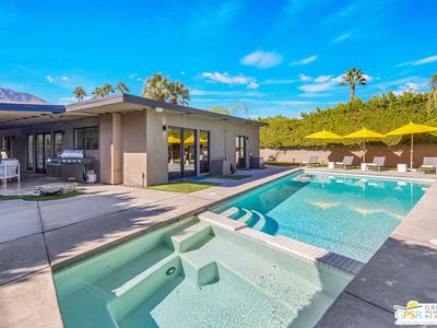 1111 E Tachevah Dr, Palm Springs, CA, 92262