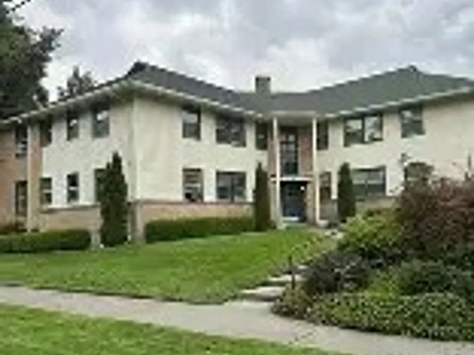 Building Photo 3