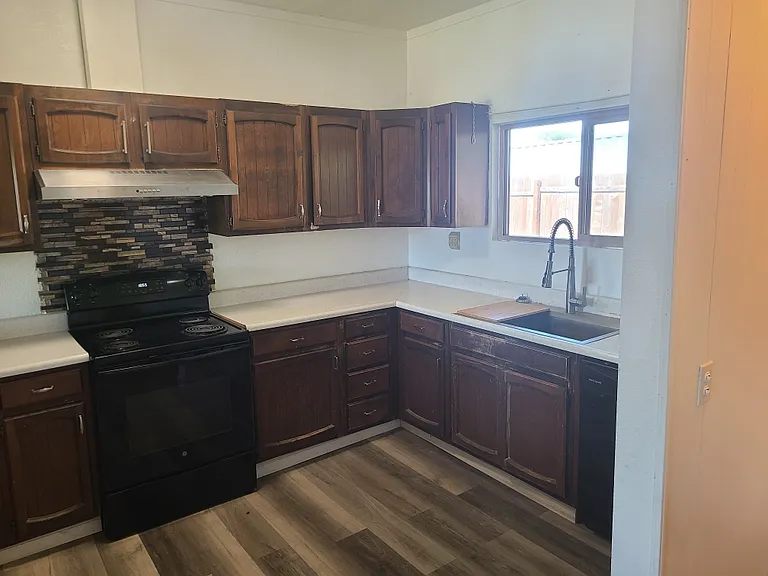 3055 Orange Ave — Photo 4