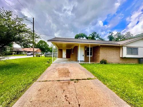 320 S Avenue F Photo 1