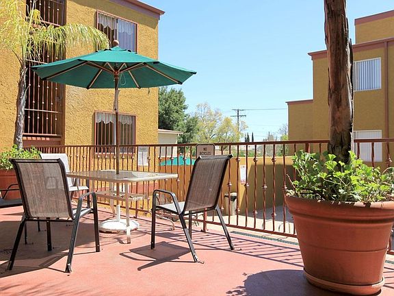 5th image of 16125 Hart St APT 102